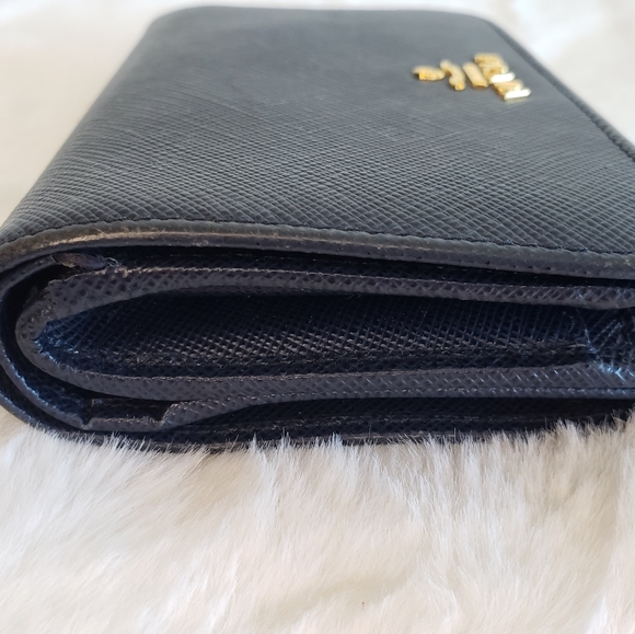 Prada Wallet - Picture 5 of 12